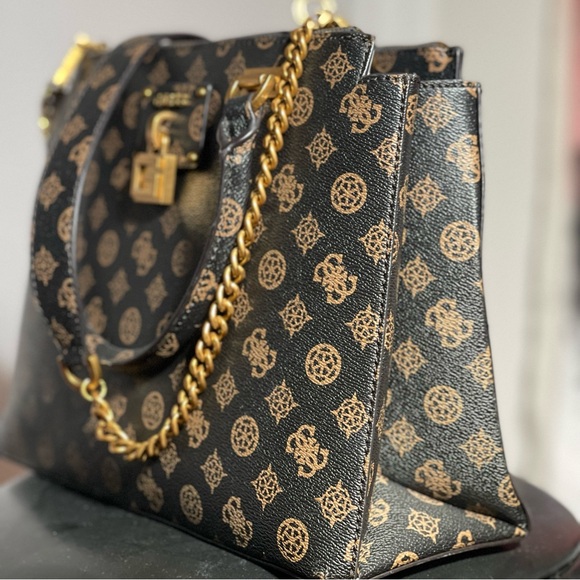 Gorgeous Guess Bag perfect for Fall - Picture 5 of 6